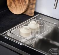 Extendable Over-The-Sink Vegetable Strainer